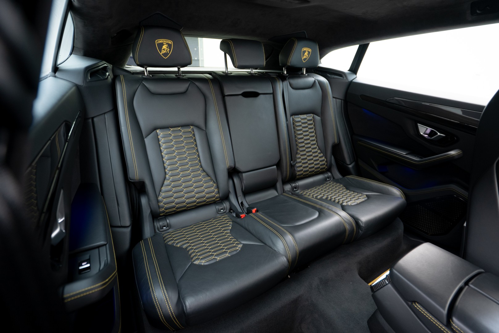 2021 LAMBORGHINI URUS BY MANSORY 